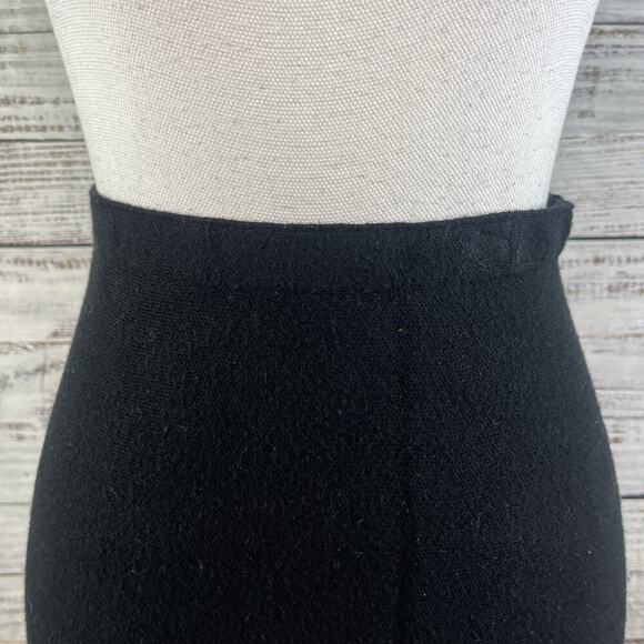 Milano Skirt size Medium Black Sweater Fleece Faux Leather A Line Knee Stretch - Picture 3 of 8